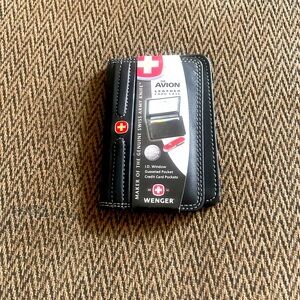 Wenger The Avion Business Card Holder Black Leather